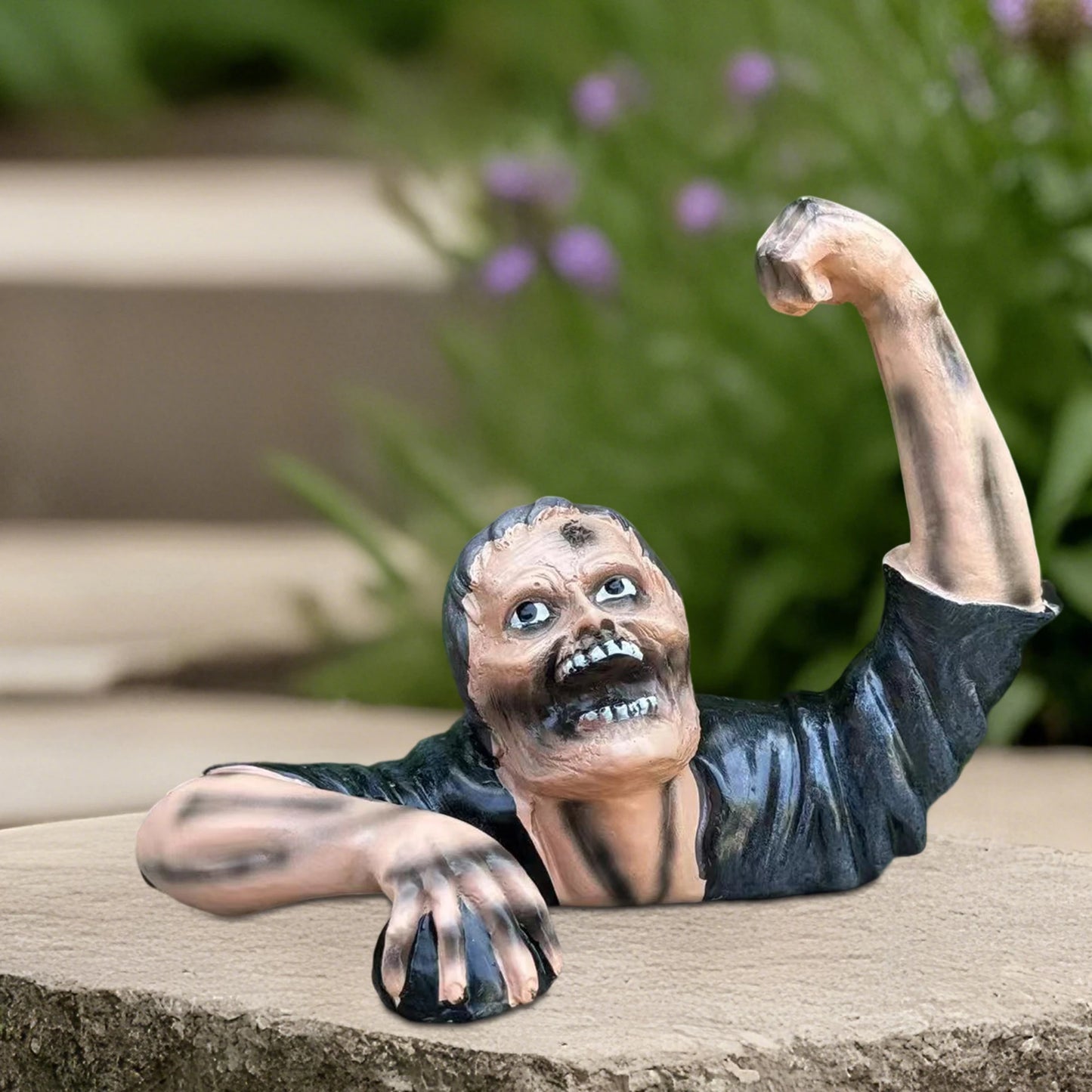 Hign-concerned Halloween Zombie Statue Outdoor Resin Garden Decor