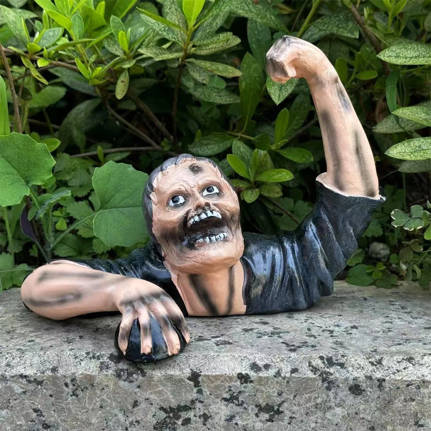 Hign-concerned Halloween Zombie Statue Outdoor Resin Garden Decor